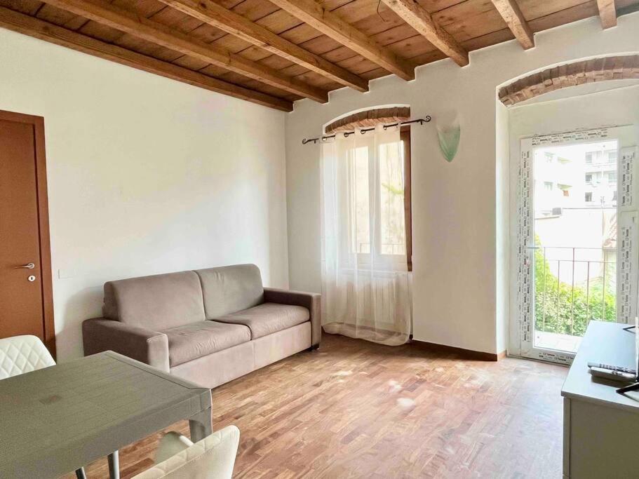 Suite In Bg Centro Con Netflix Bérgamo Exterior foto